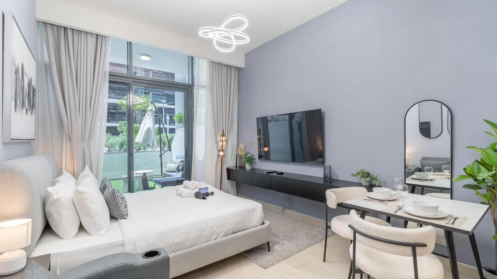 Elegant Studio With Garden In Meydan - Dubai Apartment