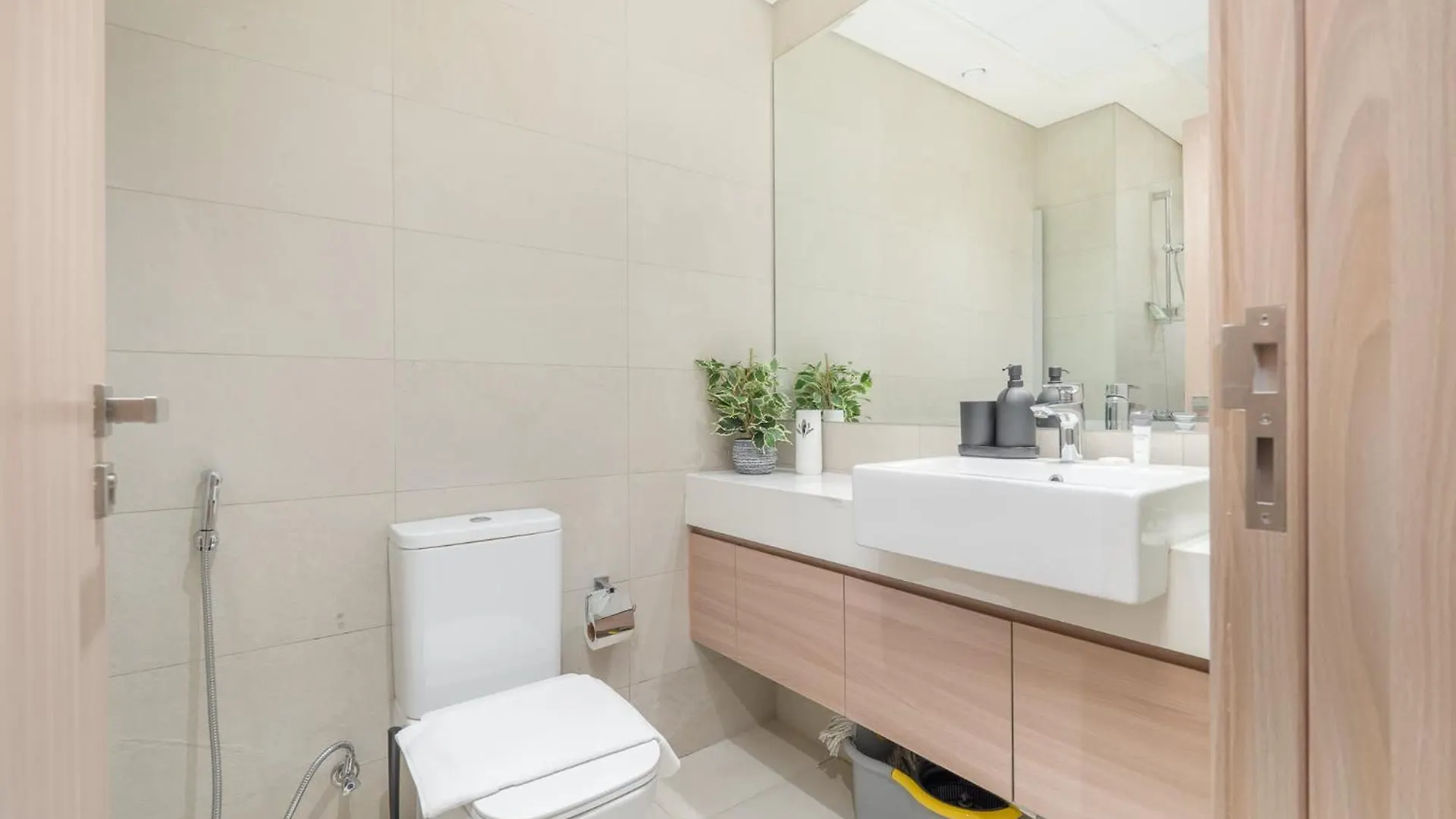 Elegant Studio With Garden In Meydan - Dubai Apartment